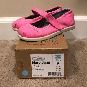 nib toms tiny mary jane size t9
